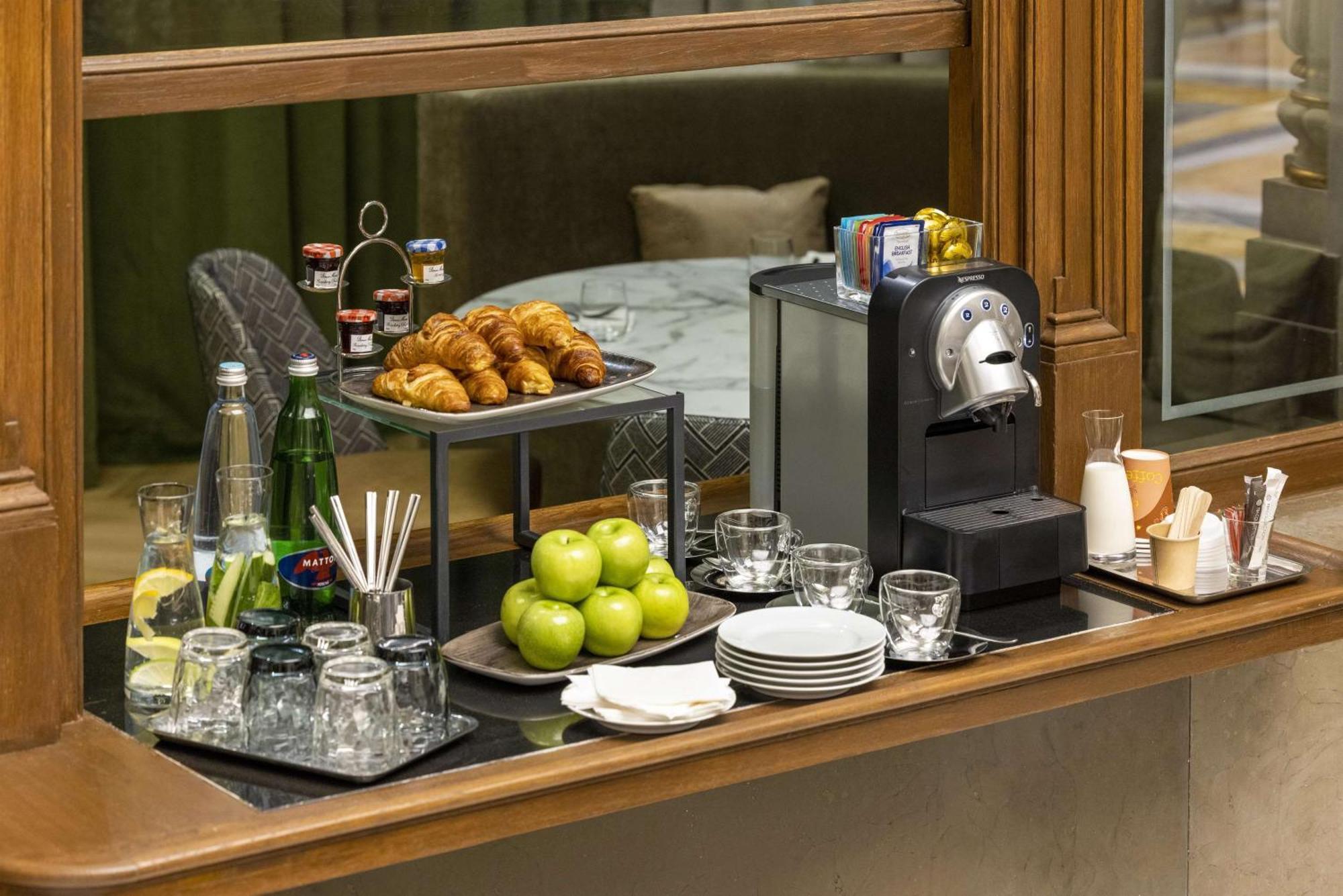فندق Nh Collection Prague Carlo IV المظهر الخارجي الصورة A Nespresso machine in a hotel